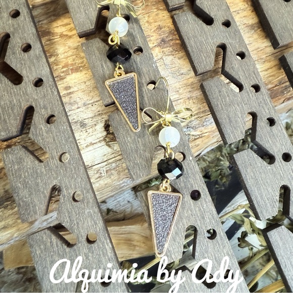 Alquimia Jewelry - SELENITE BLACK ONIX AND GOLD BOHO EARRINGS
